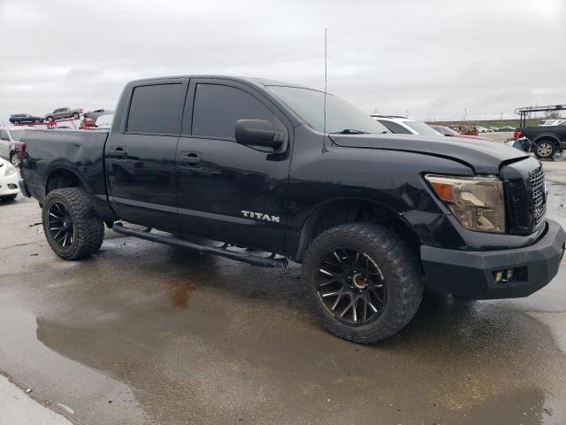  NISSAN TITAN 2017 Czarny