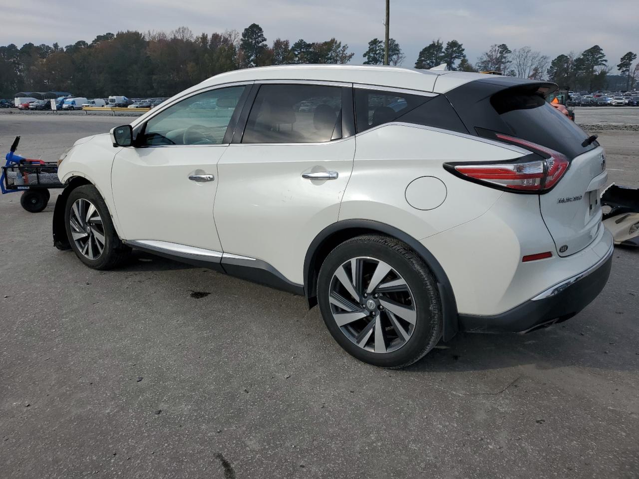2015 Nissan Murano - Image 2