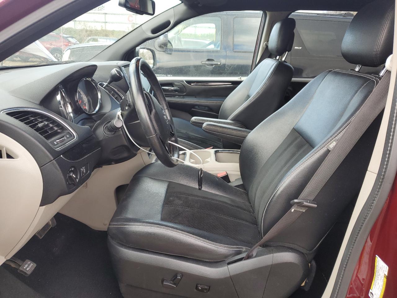 2017 Dodge Caravan - Image 7