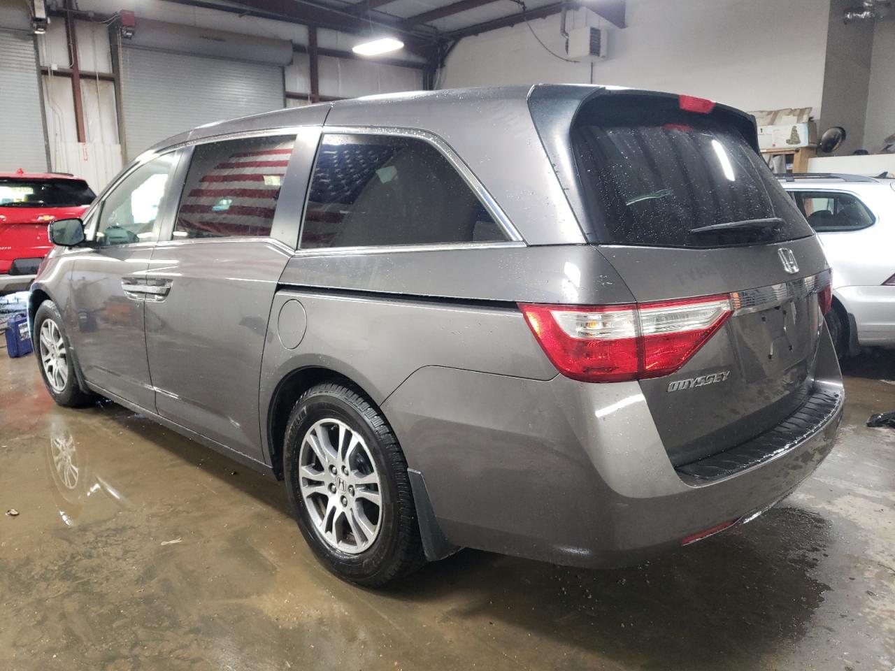 2011 Honda Odyssey - Image 2