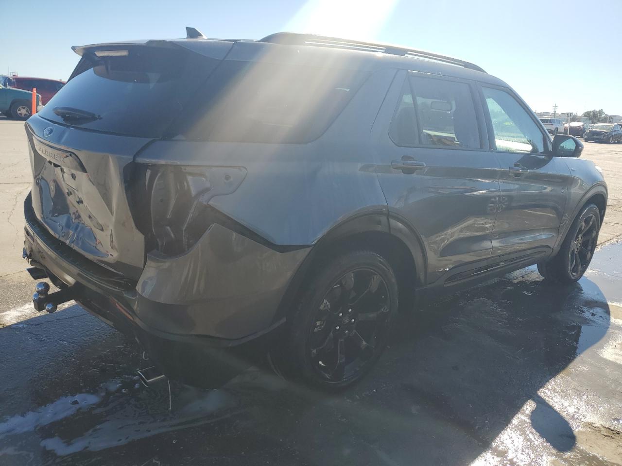 2023 Ford Explorer - Image 3