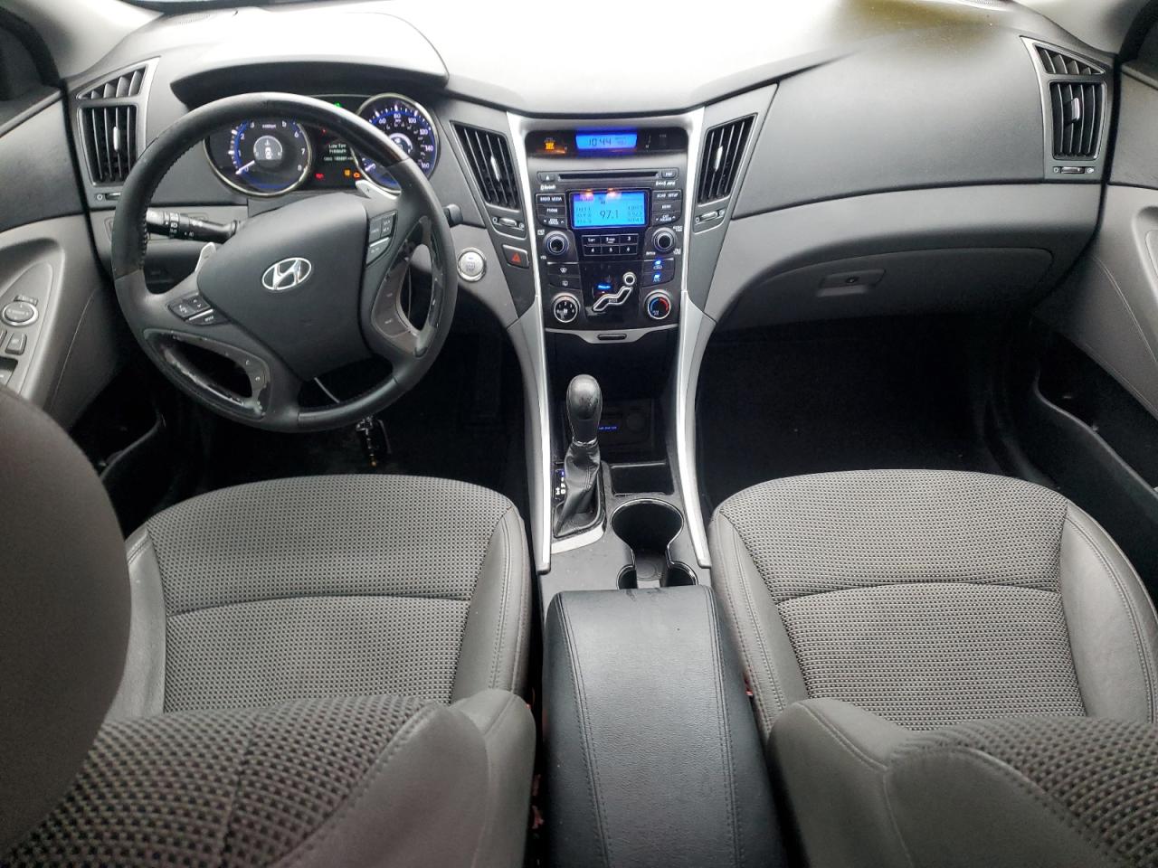 2012 Hyundai Sonata - Image 8