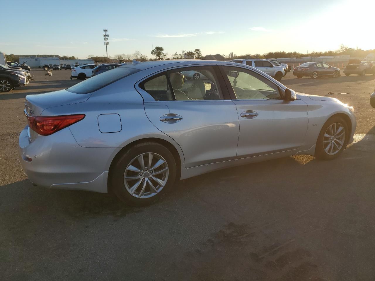 2016 Infiniti Q50 - Image 3