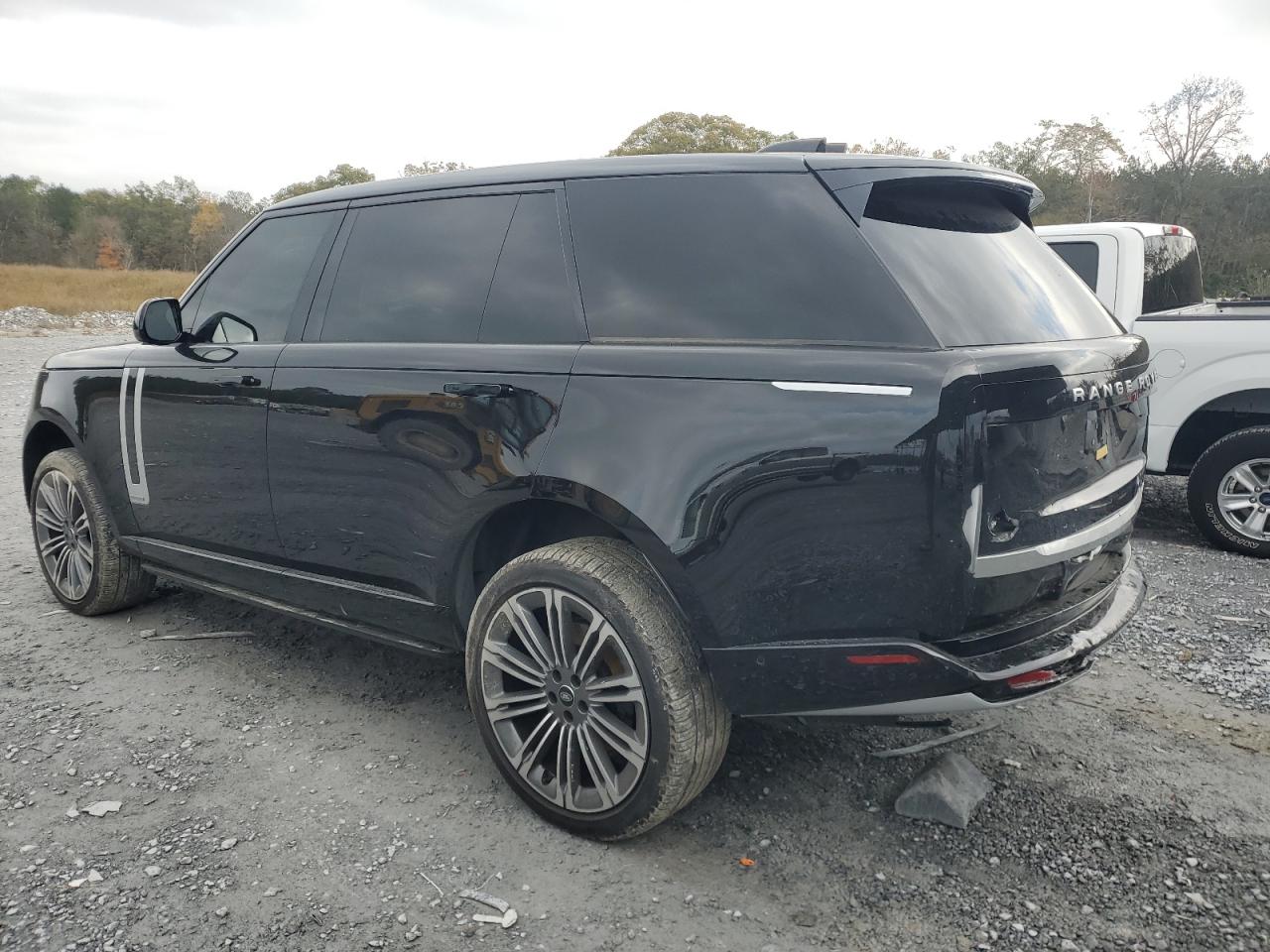 2024 Land Rover Range Rover - Image 2