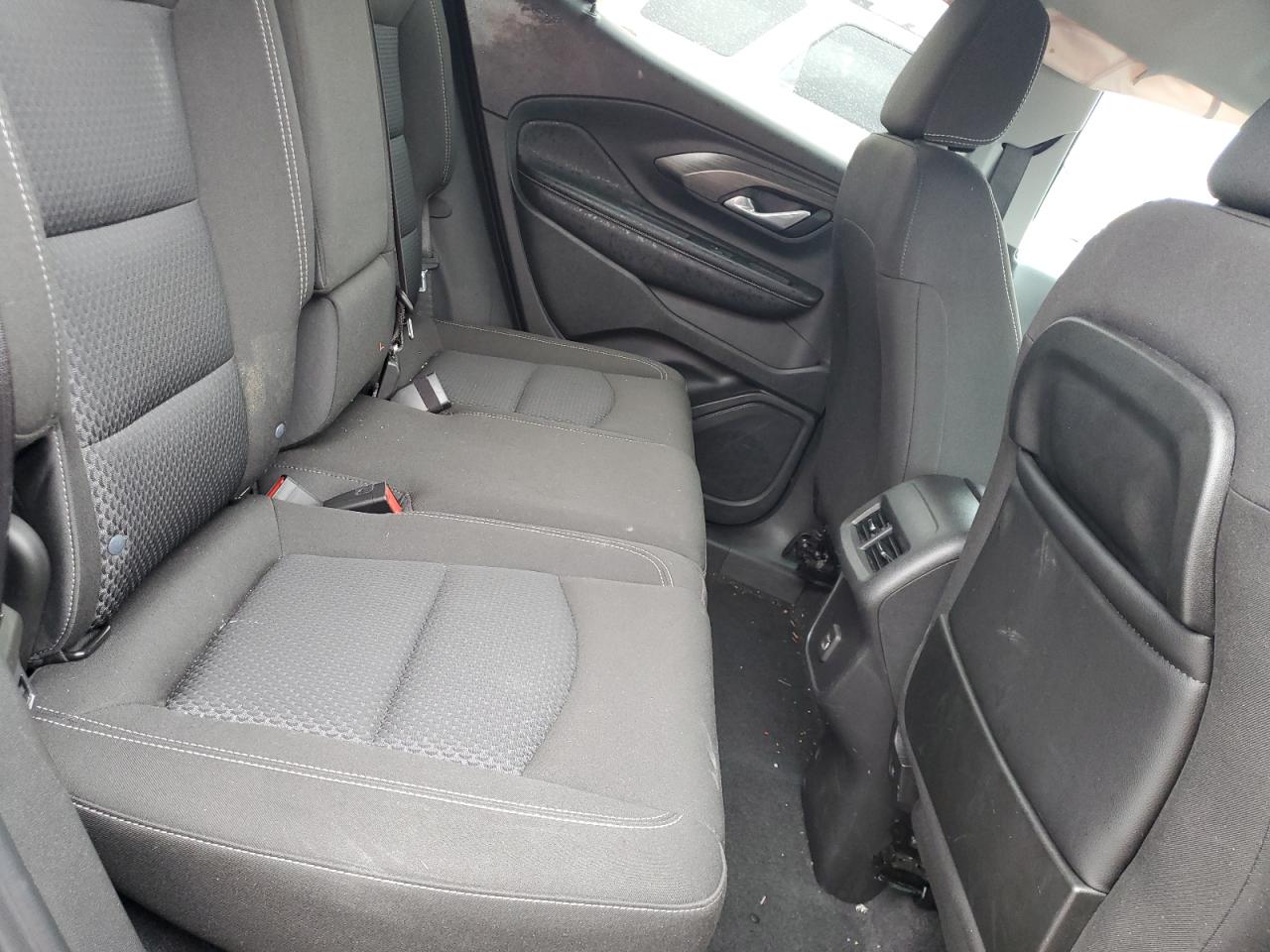 2022 GMC Terrain - Image 12