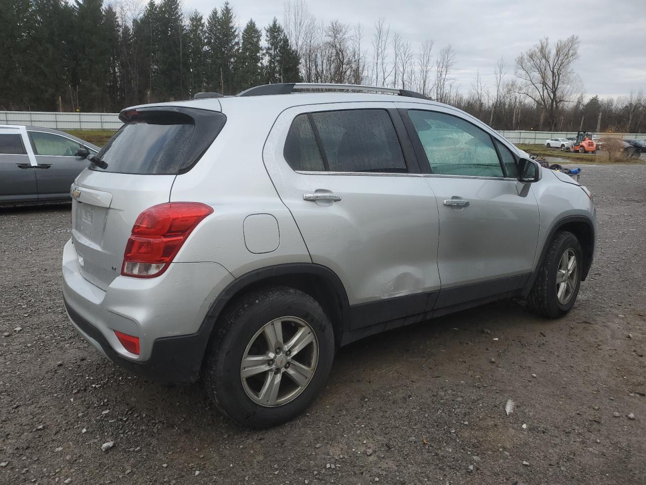2017 Chevrolet Trax - Image 3