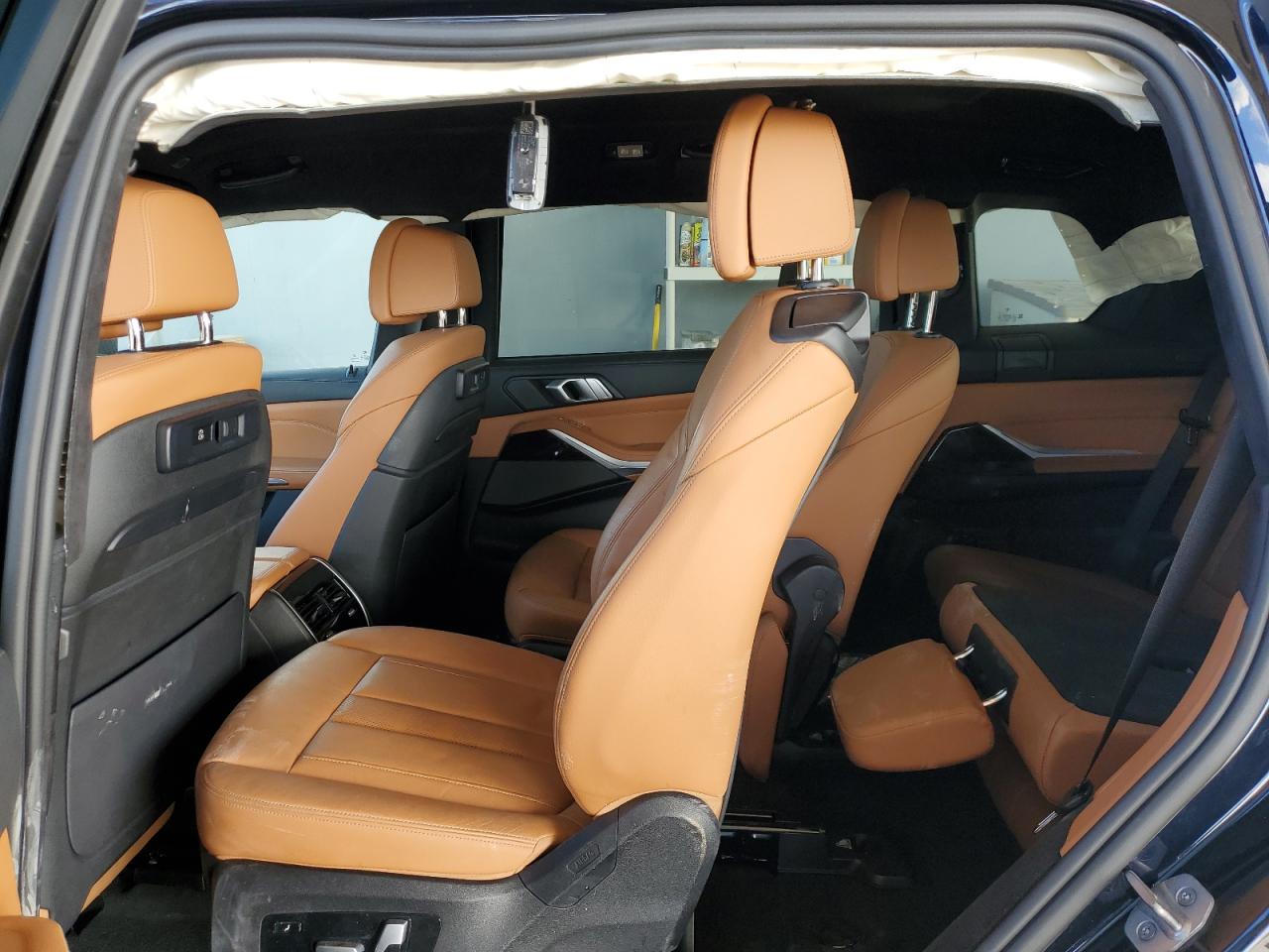 2021 BMW X7 - Image 11