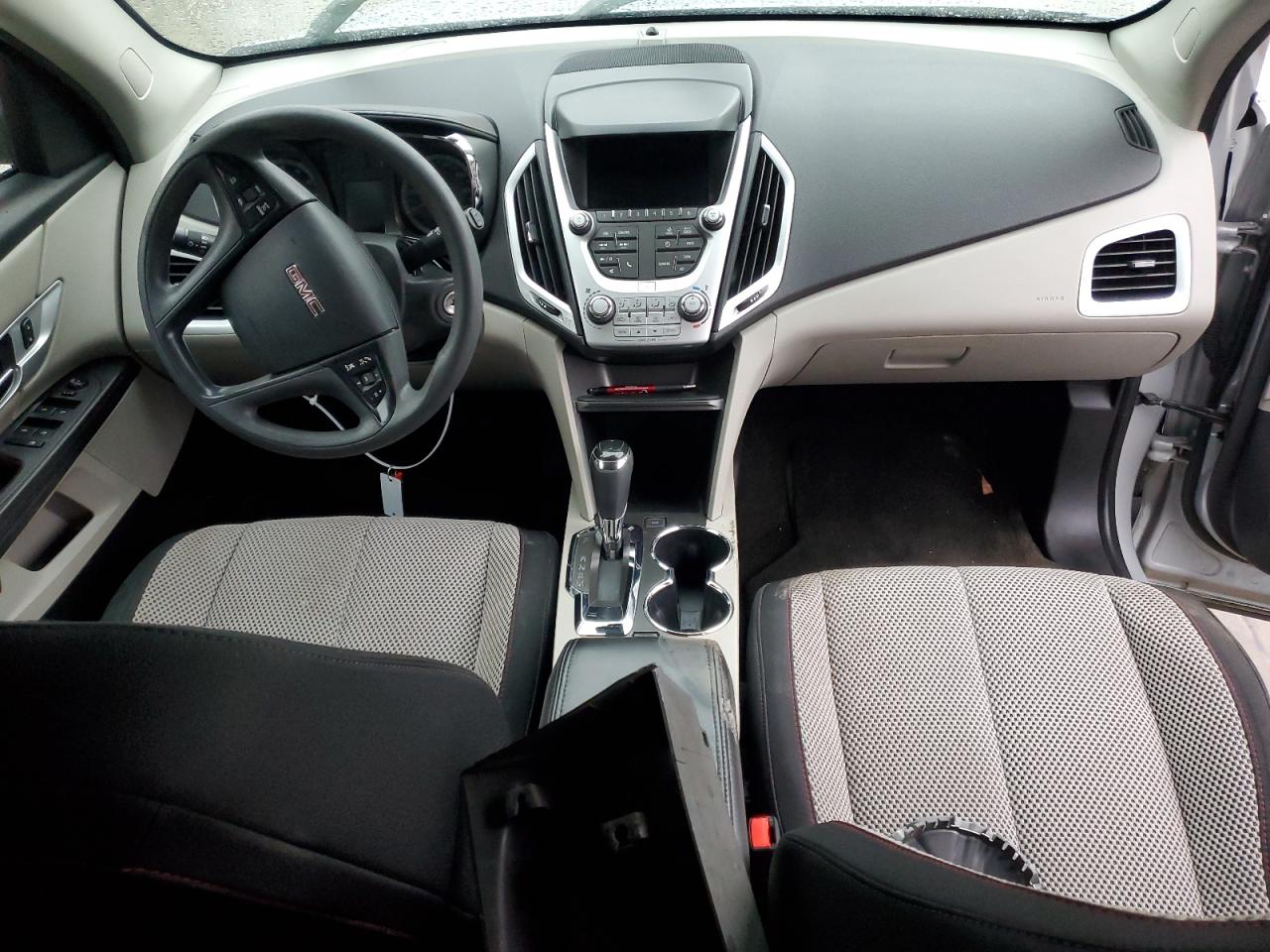2017 GMC Terrain - Image 10