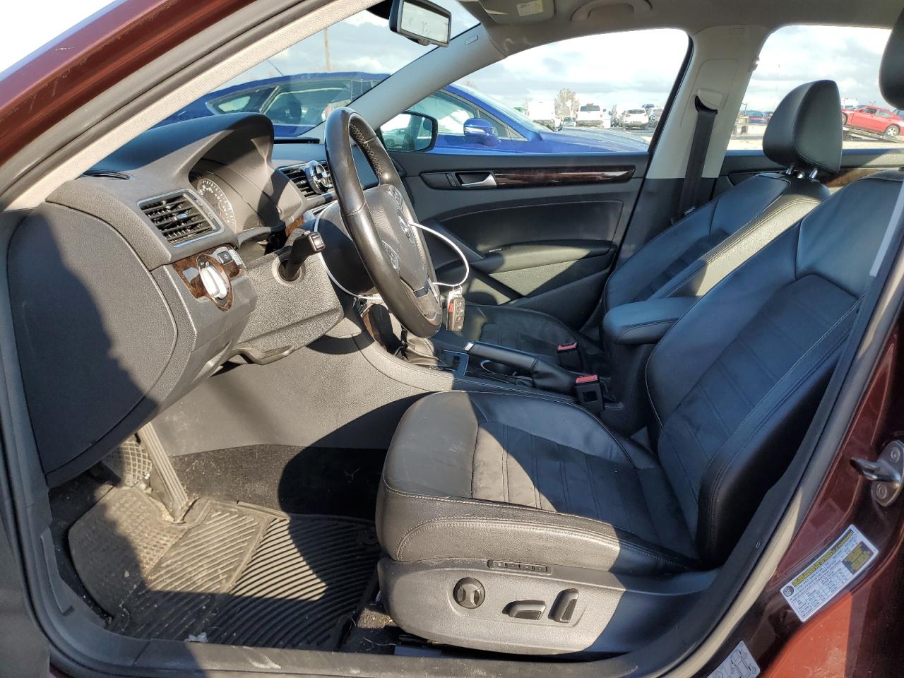 2014 Volkswagen Passat - Image 7