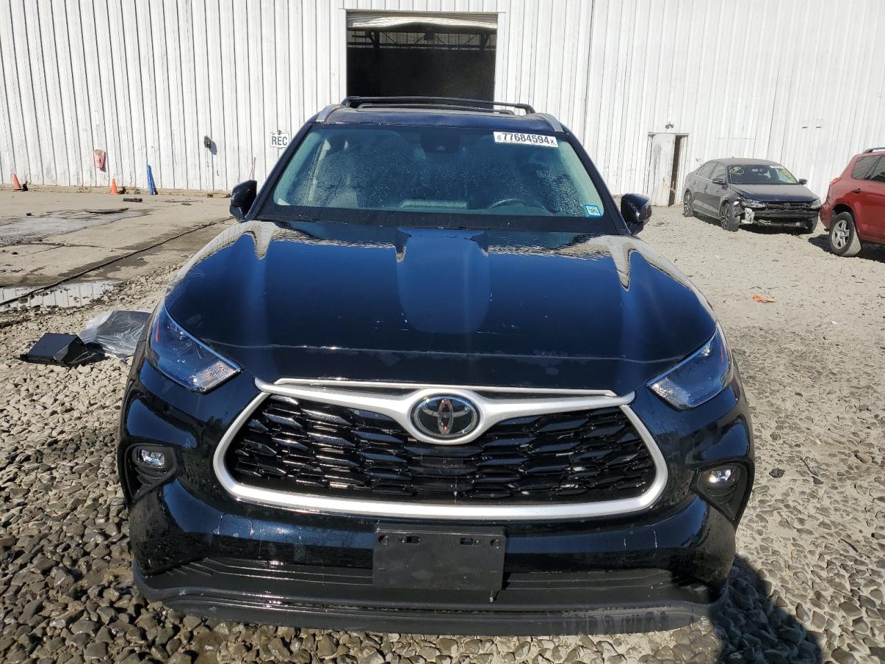 2022 Toyota Highlander - Image 5