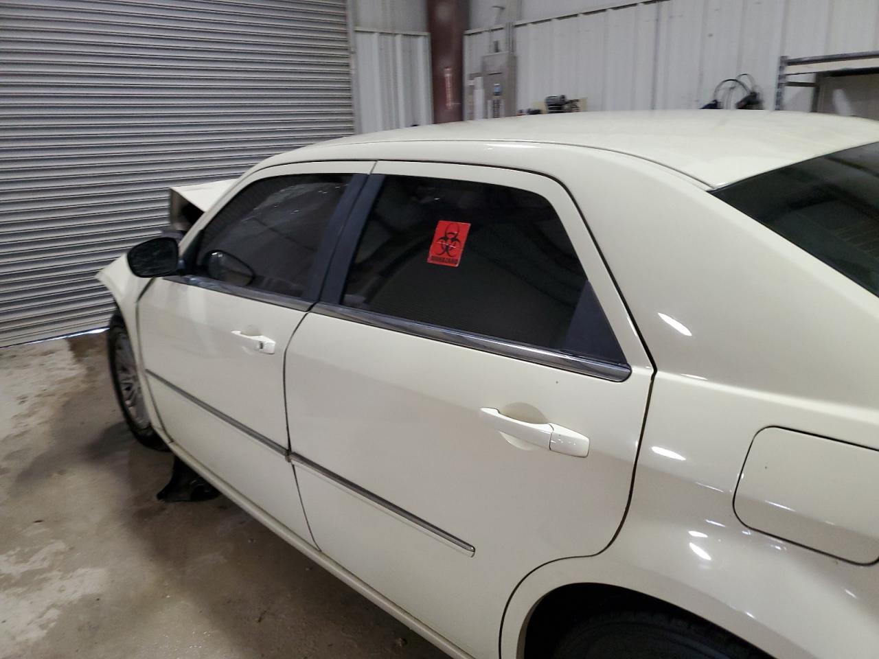 2009 Chrysler 300 - Image 8