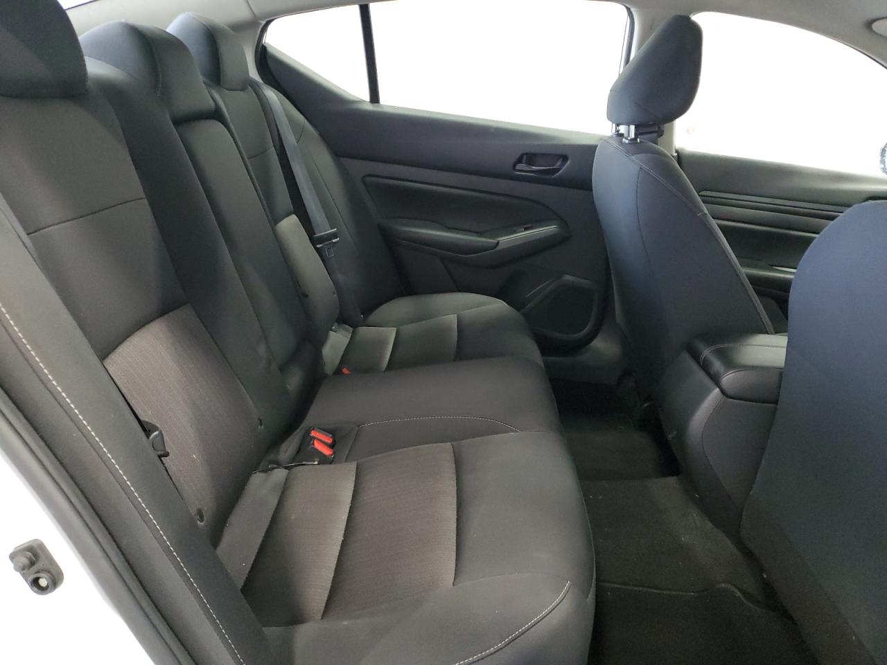 2024 Nissan Altima - Image 10