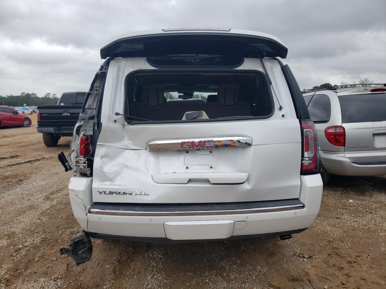 2018 GMC Yukon Xl Denali VIN: 1GKS1HKJ8JR363531 Lot: 78722674