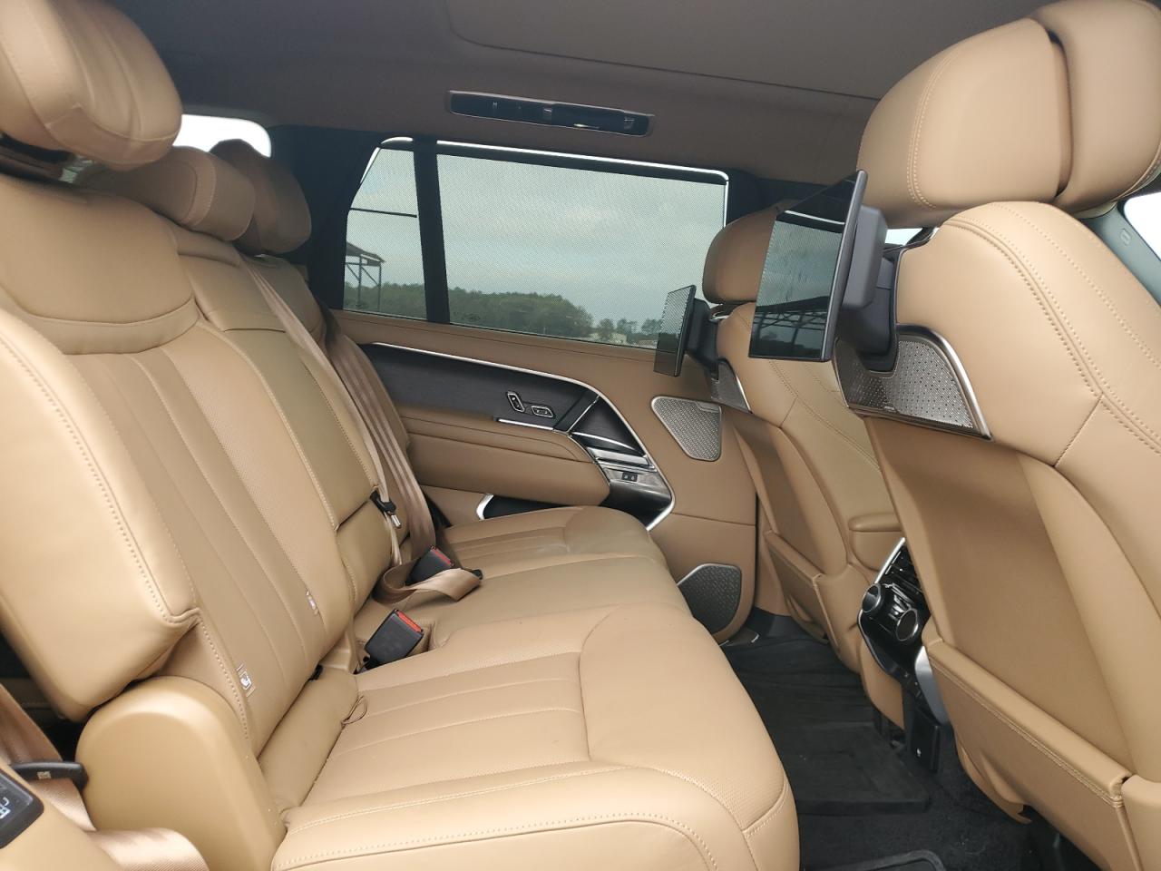 2024 Land Rover Range Rover - Image 11