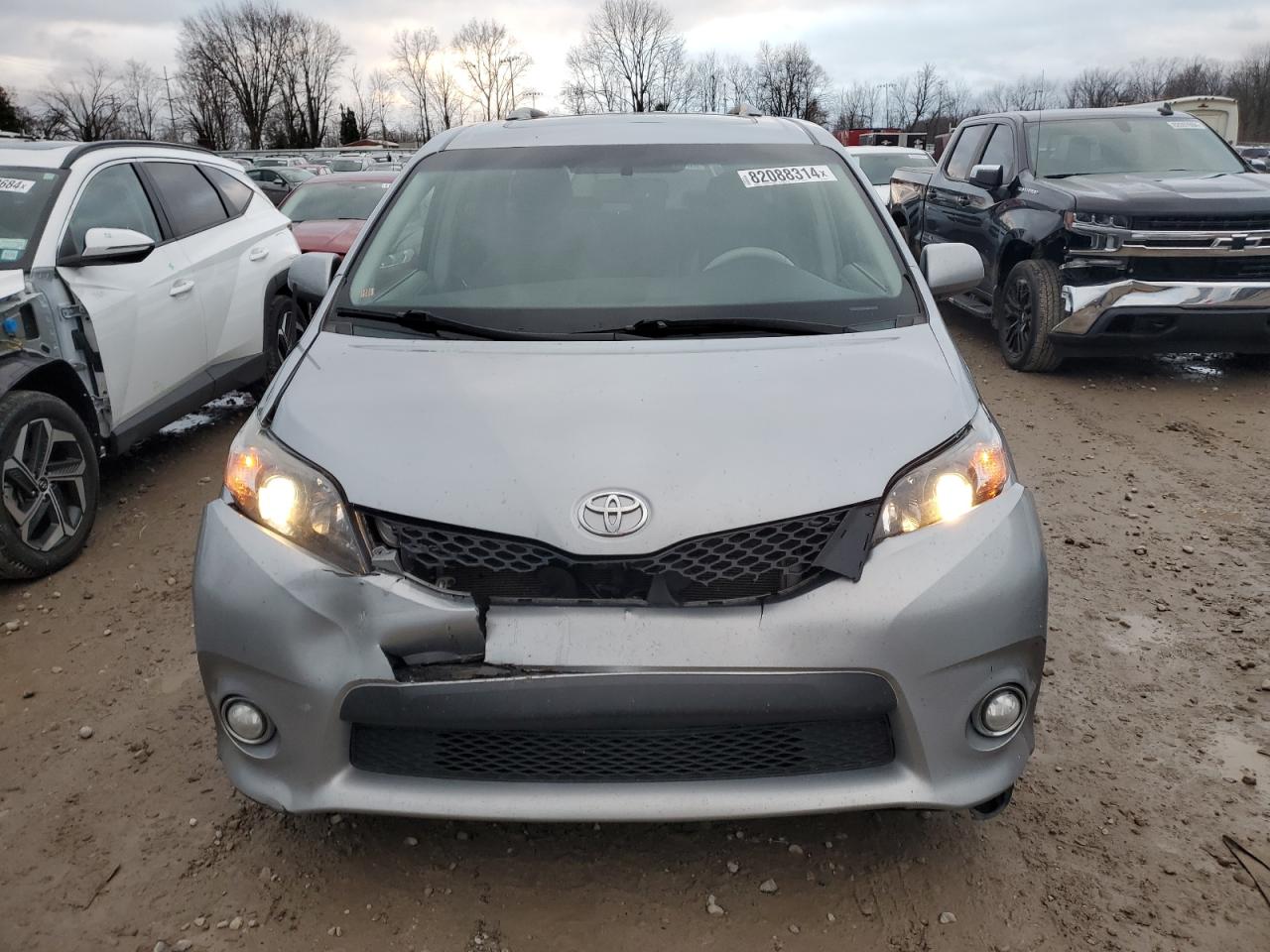 VIN 5TDXK3DC2DS390164 2013 TOYOTA SIENNA no.5