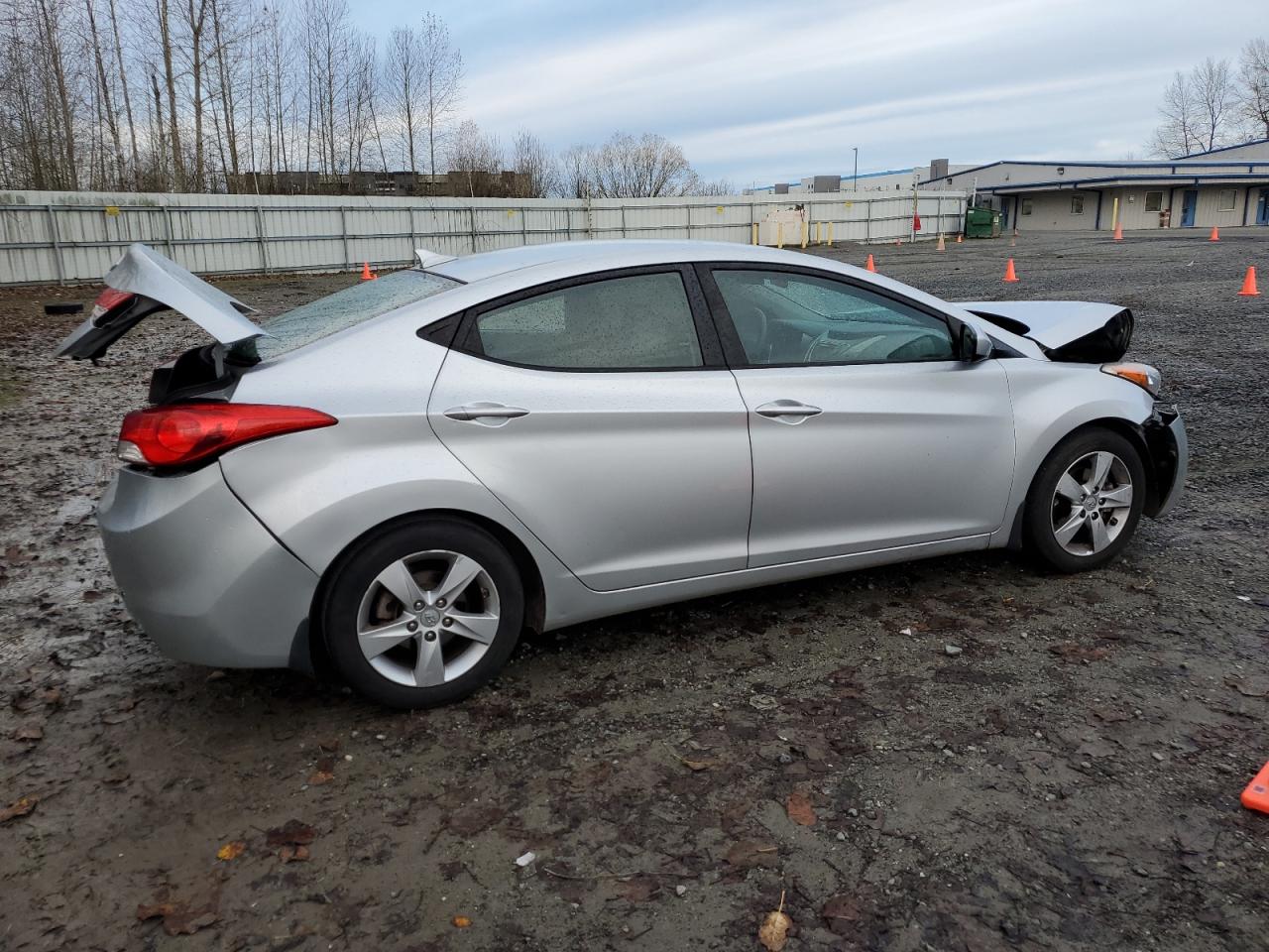 2013 Hyundai Elantra - Image 3