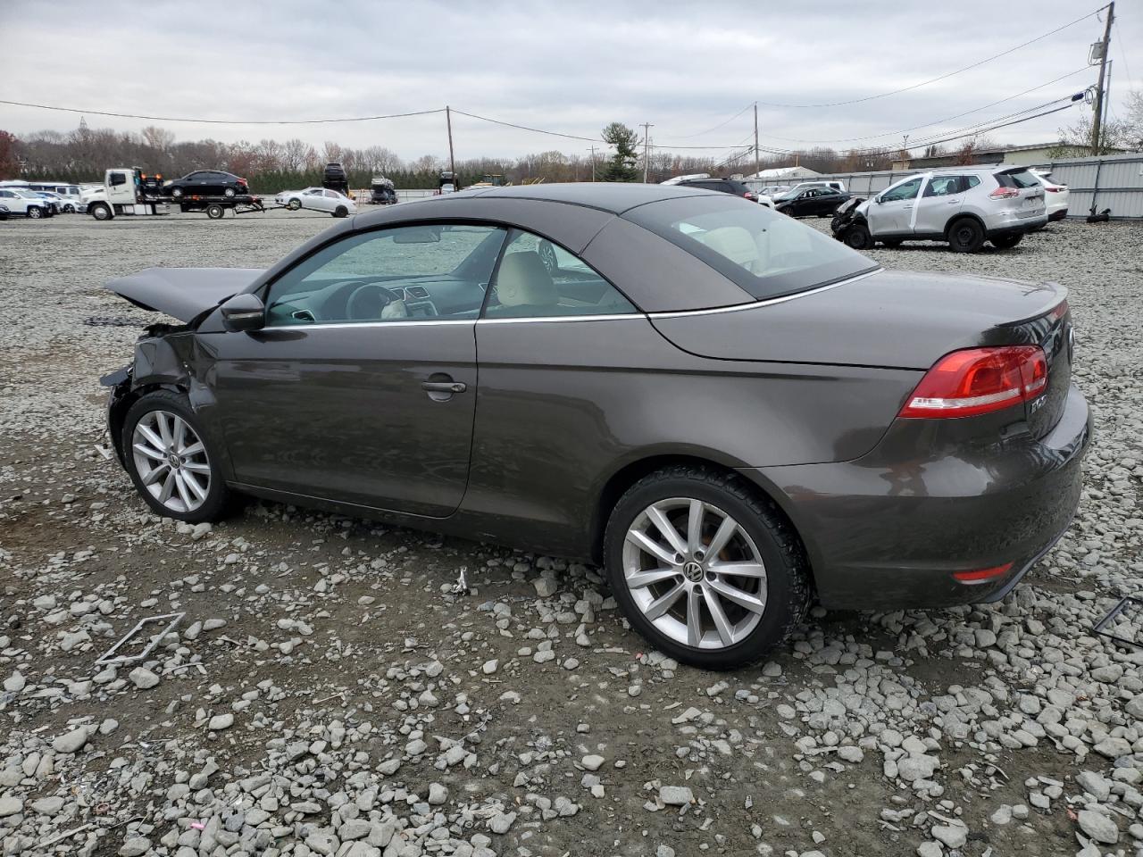 VIN WVWBW8AH3FV000399 2015 VOLKSWAGEN EOS no.2