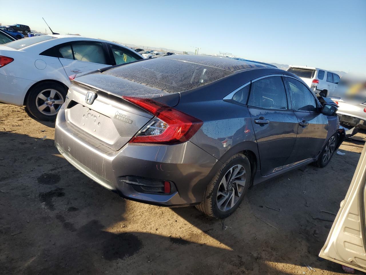 VIN 19XFC2F7XGE092592 2016 HONDA CIVIC no.3