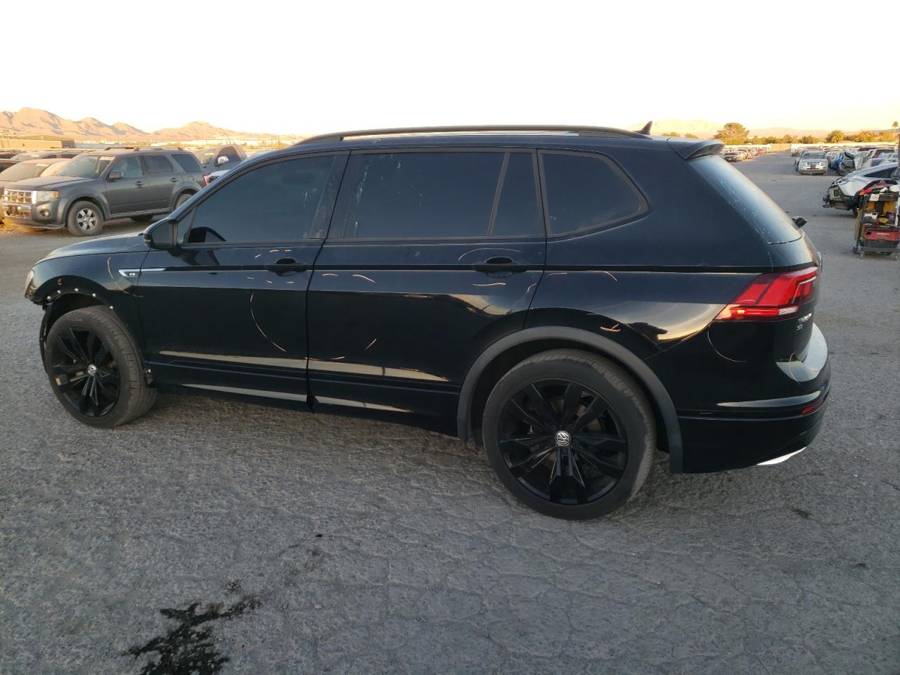 2021 Volkswagen Tiguan - Image 2