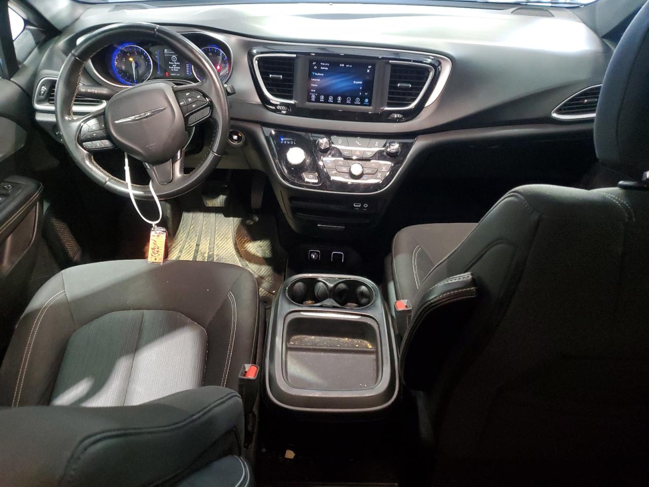 2018 Chrysler Pacifica - Image 8