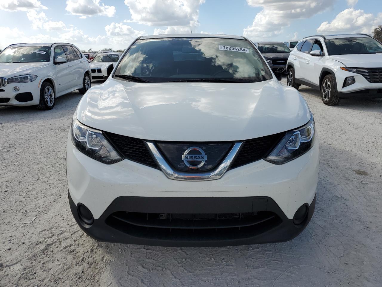 2018 Nissan Rogue - Image 5