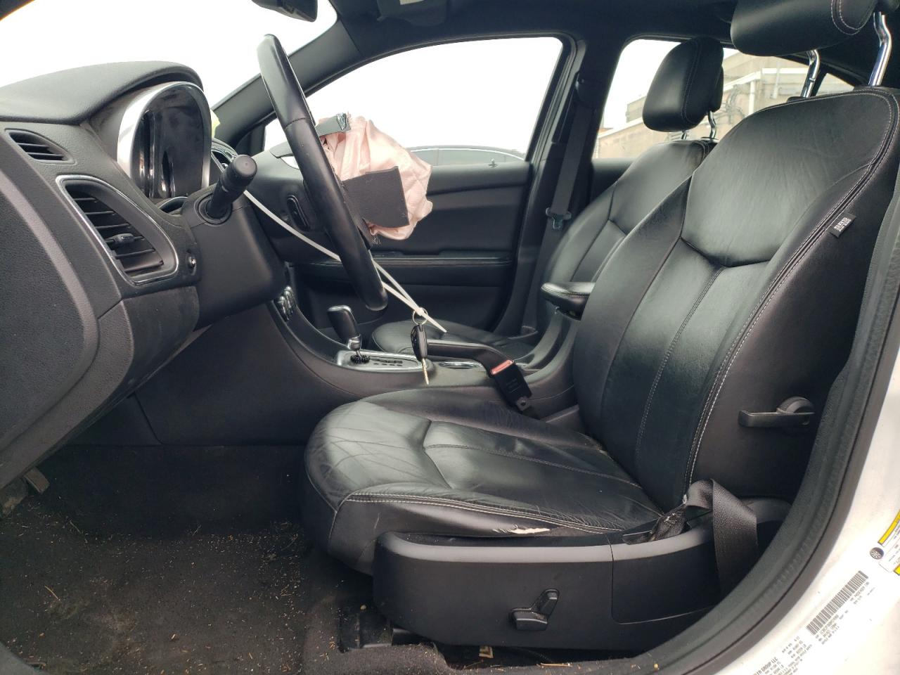 2011 Chrysler 200 - Image 7