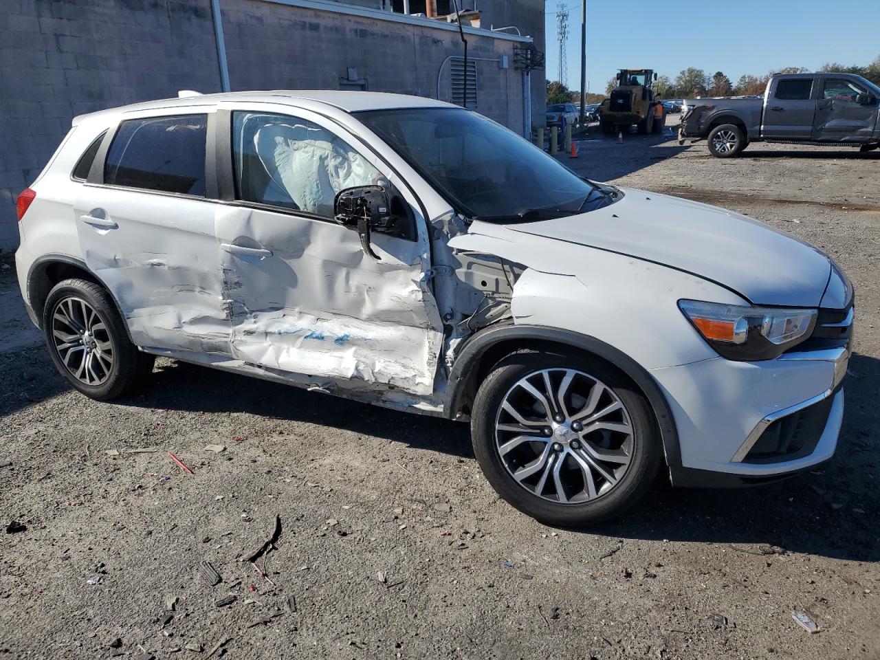 2019 Mitsubishi Outlander - Image 4