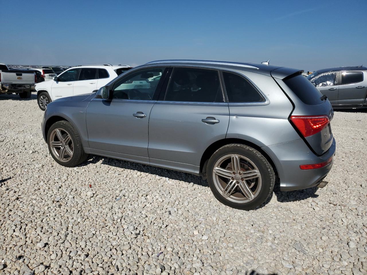 2010 Audi Q5 - Image 2