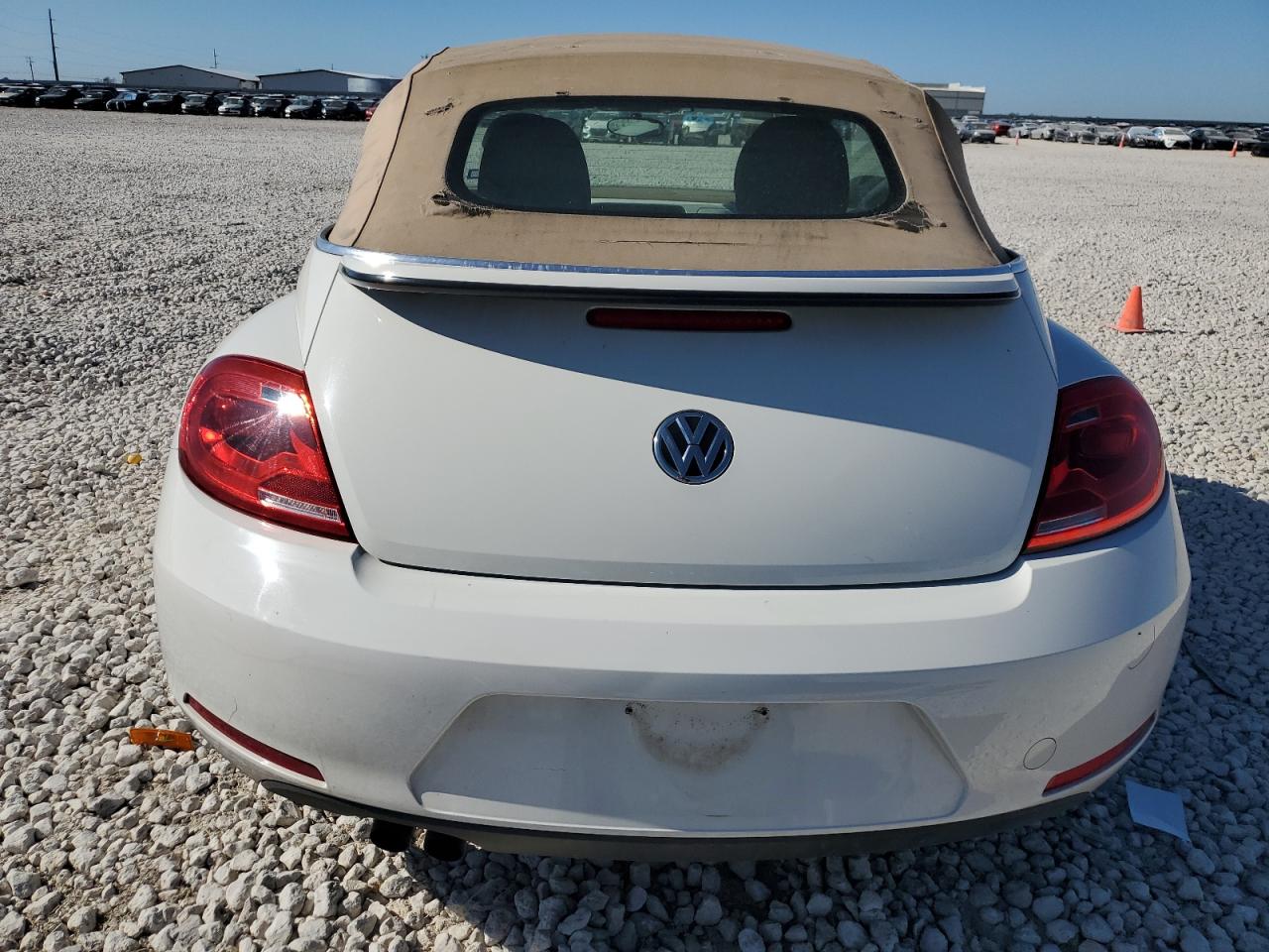 VIN 3VW5X7AT1EM804599 2014 VOLKSWAGEN BEETLE no.6