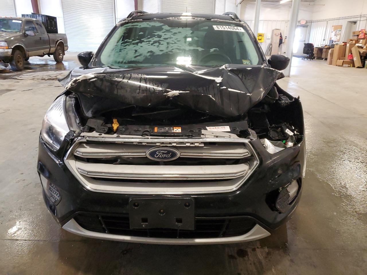 VIN 1FMCU9GD4JUC40463 2018 FORD ESCAPE no.5