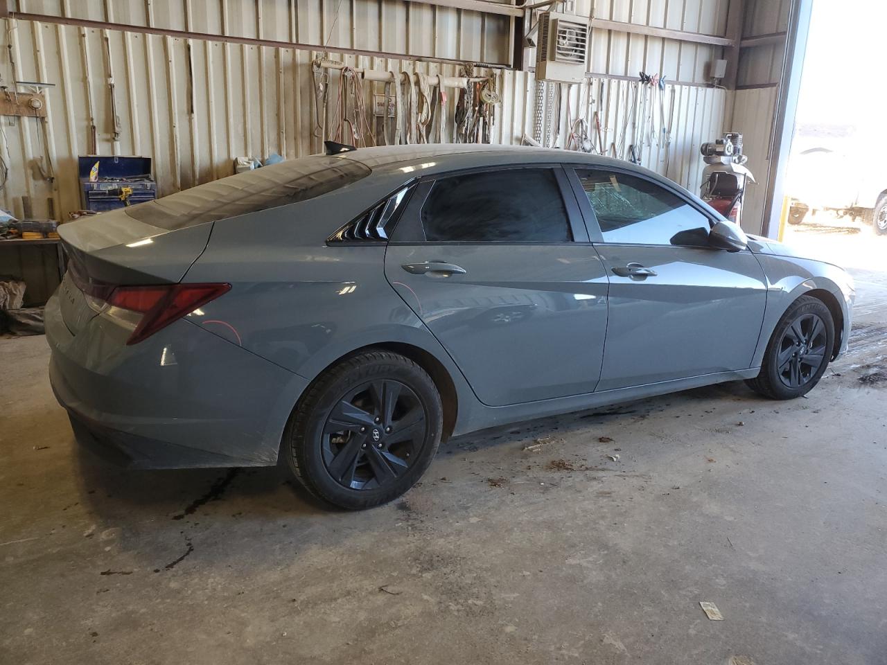 2021 Hyundai Elantra - Image 3