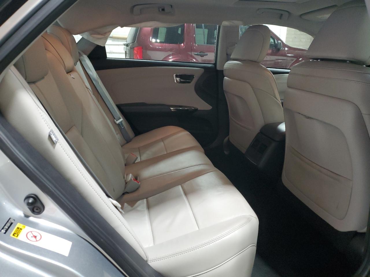2015 Toyota Avalon - Image 11