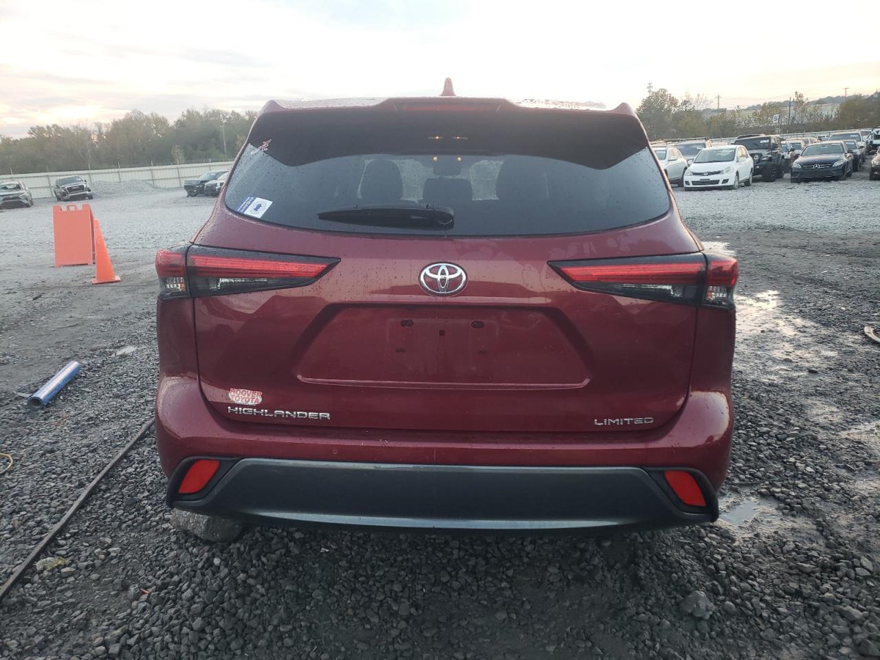 2021 Toyota Highlander - Image 6