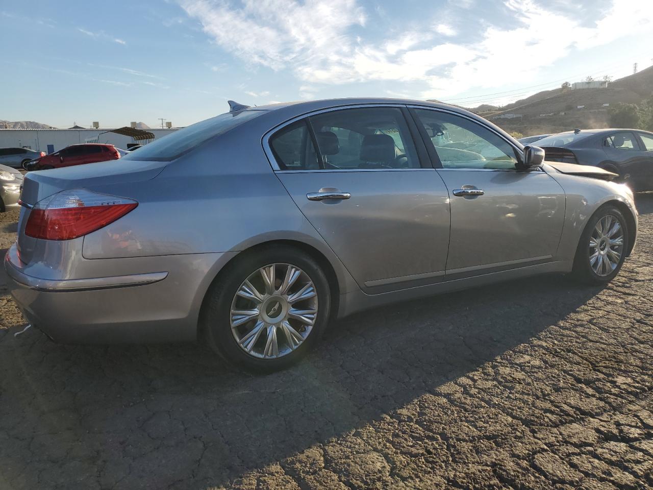 2009 Hyundai Genesis - Image 3