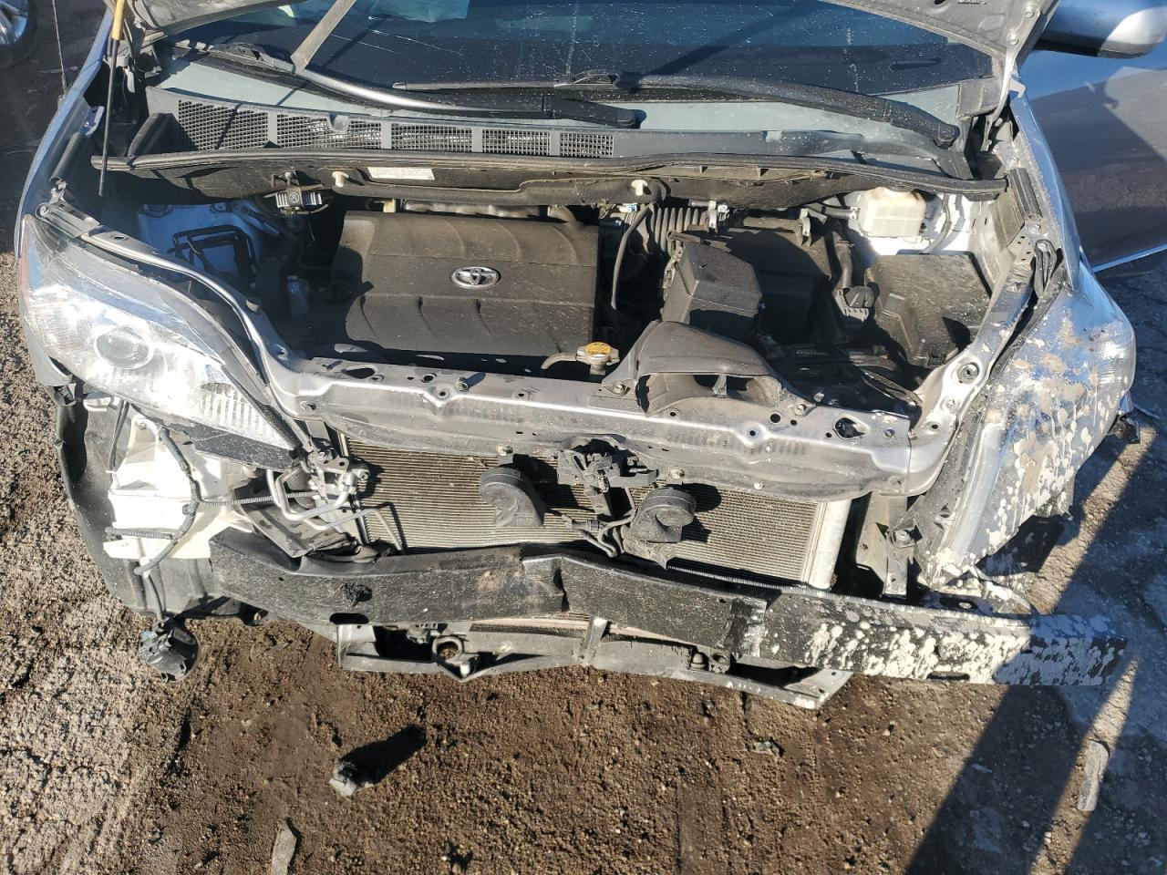 2012 Toyota Sienna - Image 12