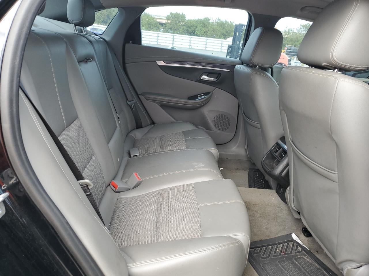 2017 Chevrolet Impala - Image 10