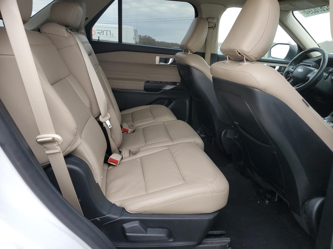 2020 Ford Explorer - Image 11