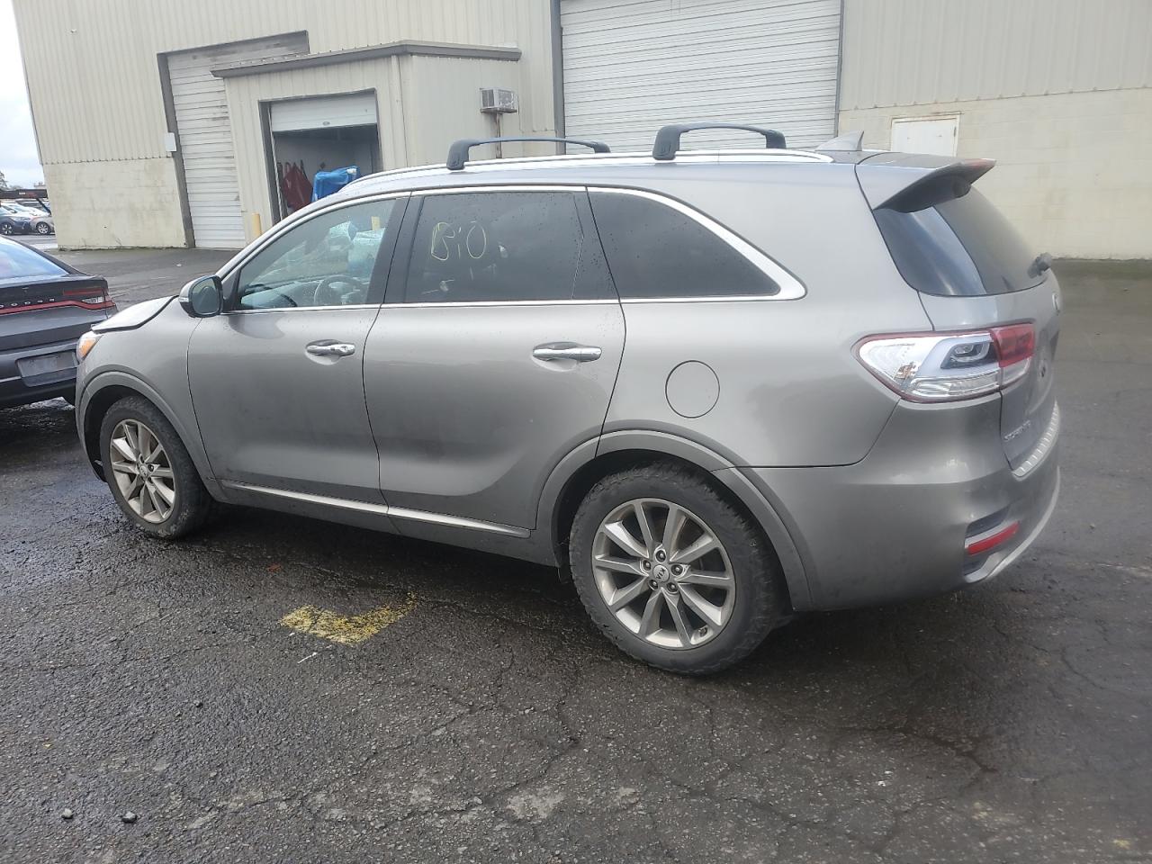 2017 Kia Sorento - Image 2