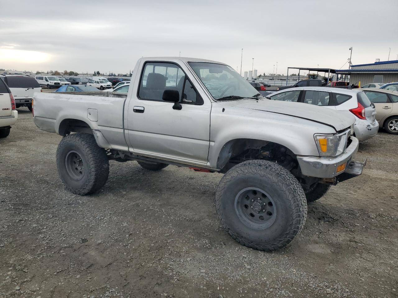 1990 Toyota Pickup - Image 4