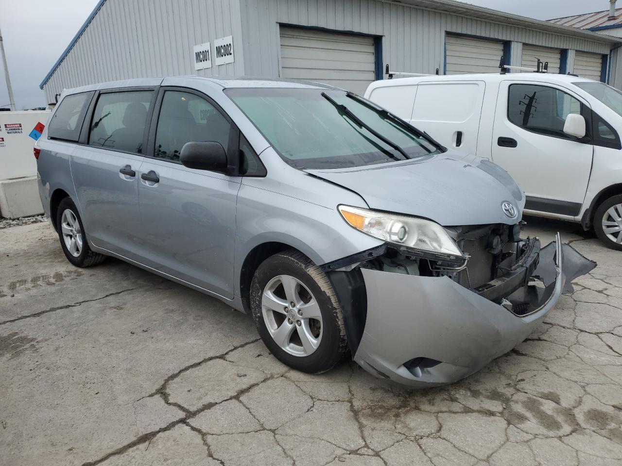 2015 Toyota Sienna - Image 4