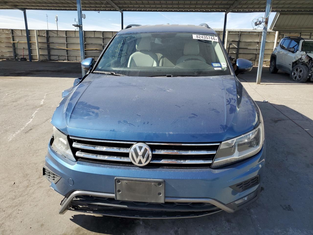 VIN 3VV3B7AX9JM018704 2018 VOLKSWAGEN TIGUAN no.5