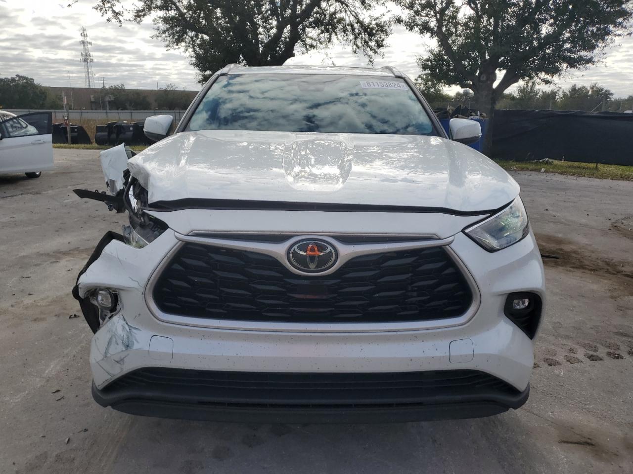 2022 Toyota Highlander - Image 5