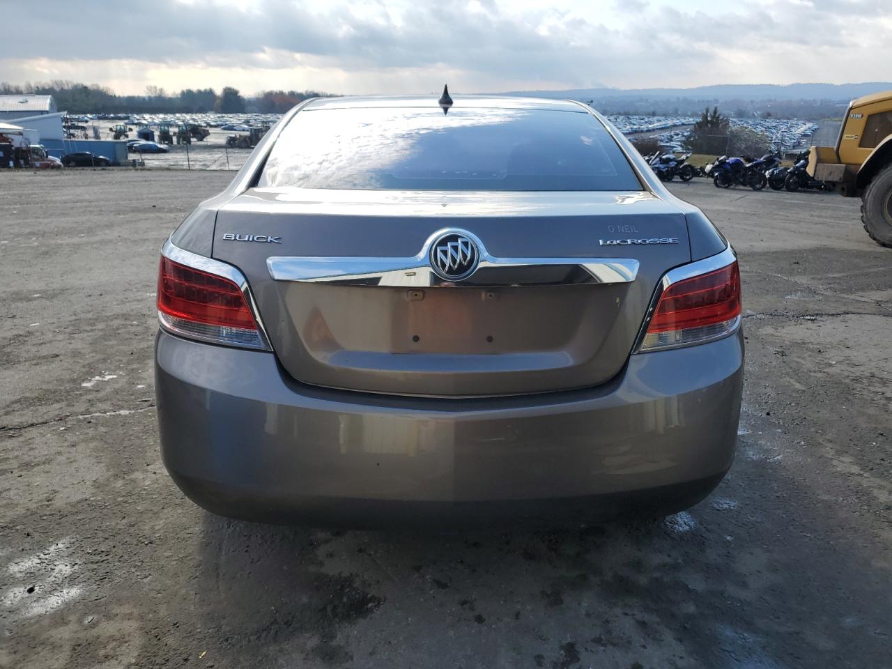 2010 Buick LaCrosse - Image 6