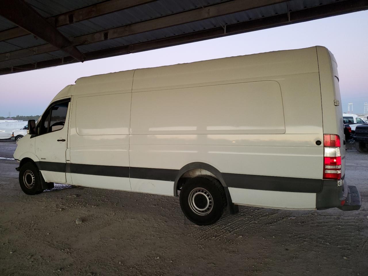 VIN WD3PE8DD2GP254848 2016 MERCEDES-BENZ SPRINTER no.2