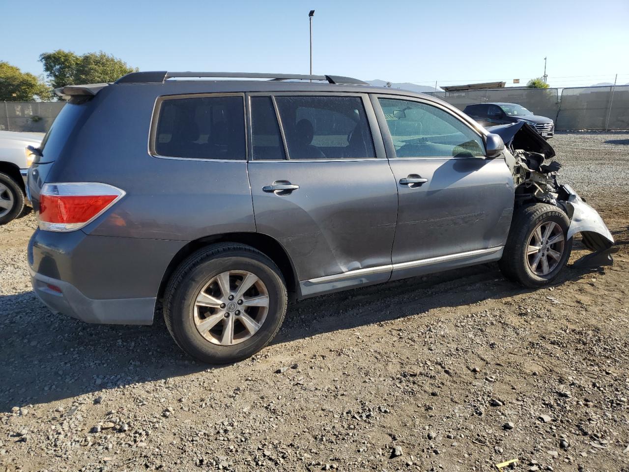 VIN 5TDZK3EH6DS118865 2013 TOYOTA HIGHLANDER no.3