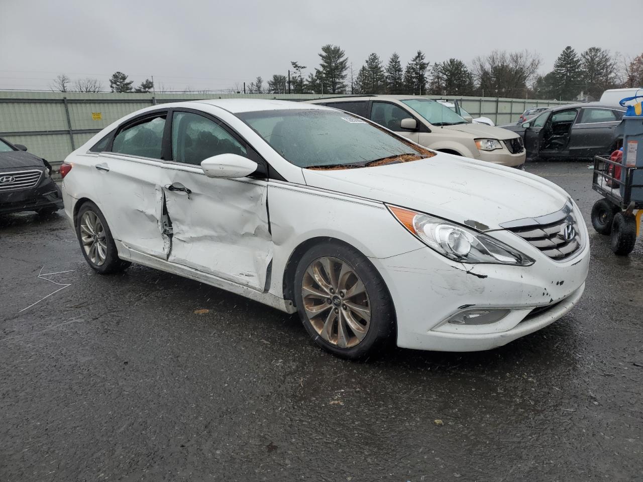 2011 Hyundai Sonata - Image 4