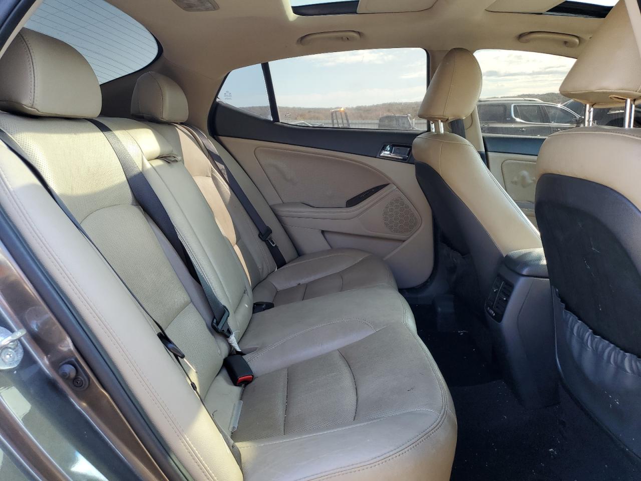2012 Kia Optima - Image 10