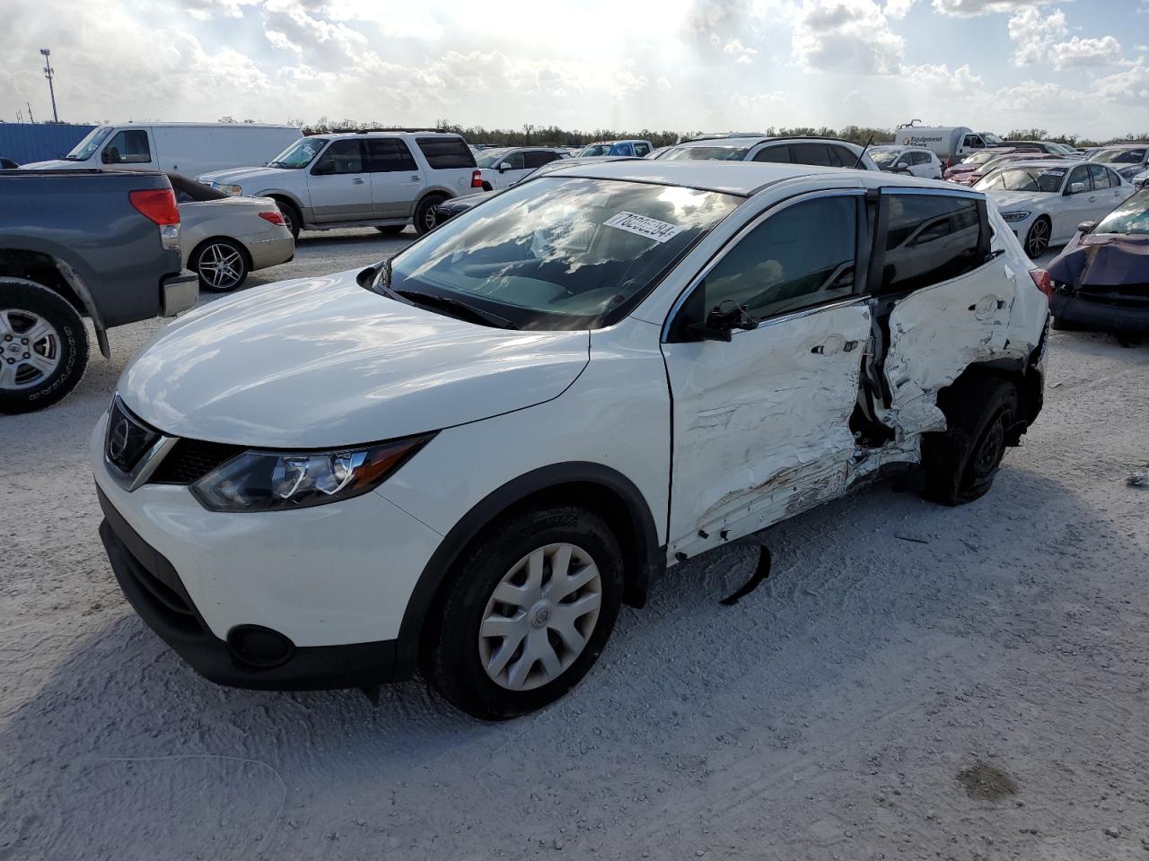 2018 Nissan Rogue - Image 1