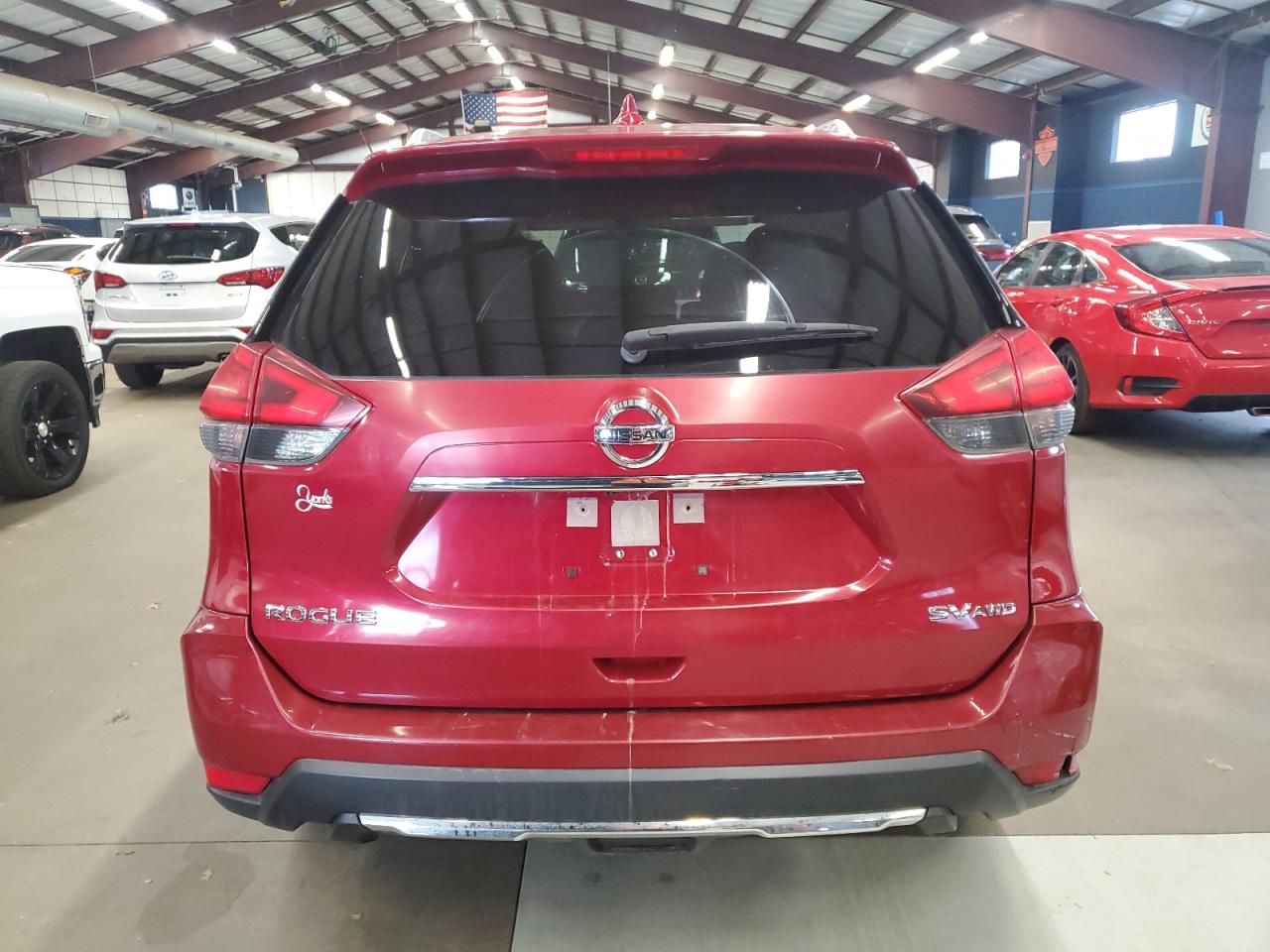 2017 Nissan Rogue S VIN: JN8AT2MV0HW272431 Lot: 81842644