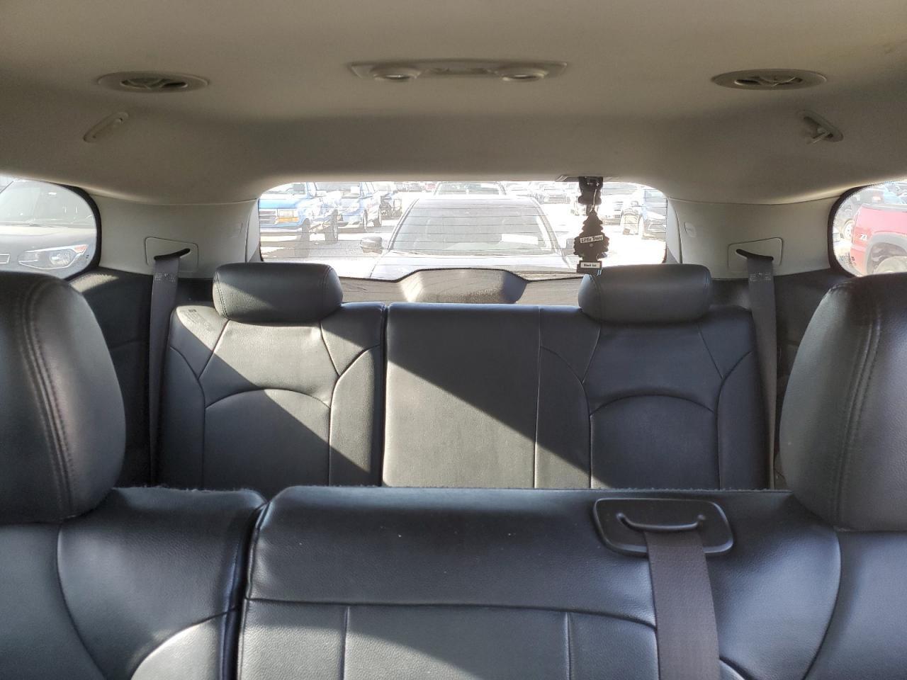 2011 Chevrolet Traverse - Image 10